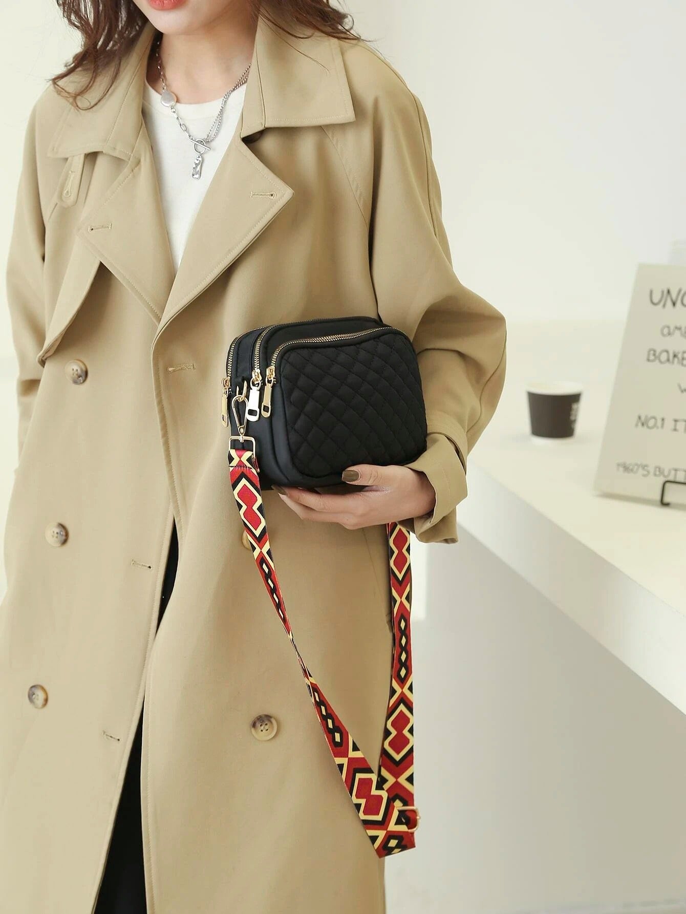 حقيبة مربعة مبطن اسود شنط وحقائب شنط