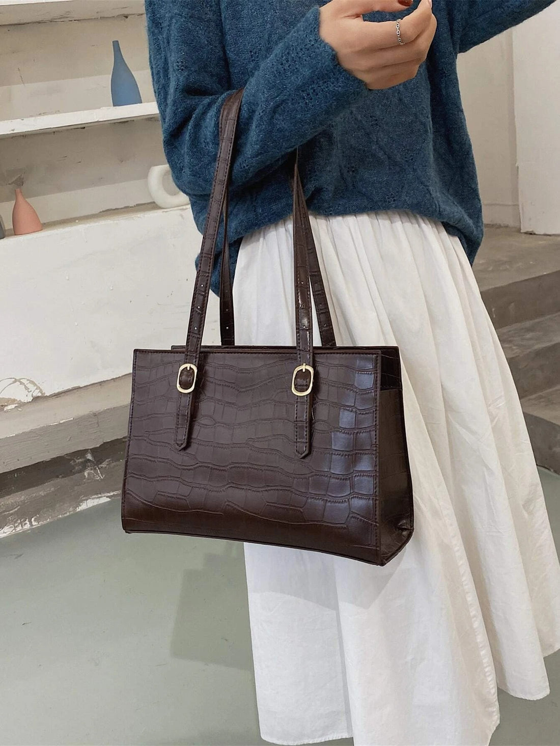 حقيبة كتف بني منقوش شنط وحقائب شنط