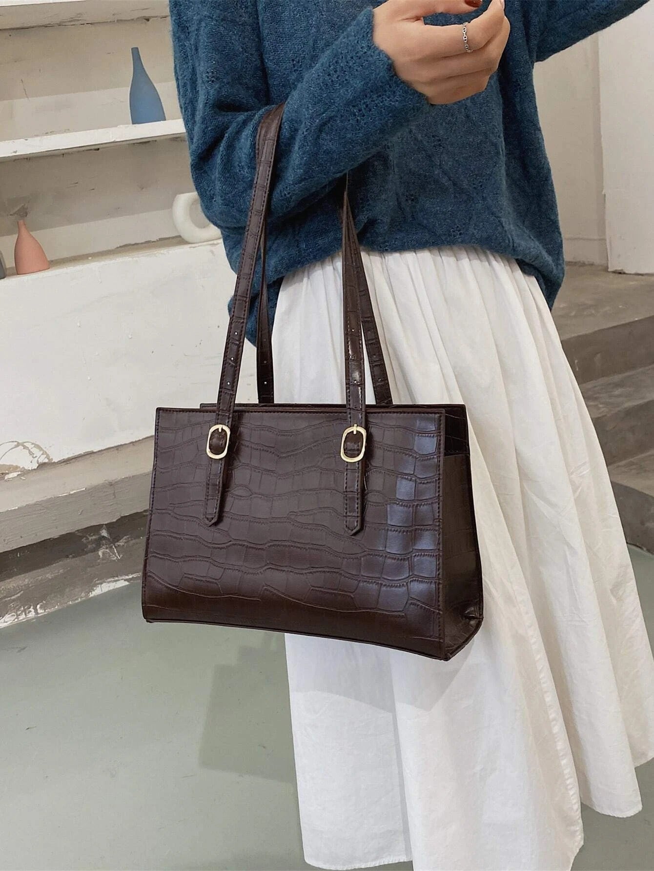 حقيبة كتف بني منقوش شنط وحقائب شنط