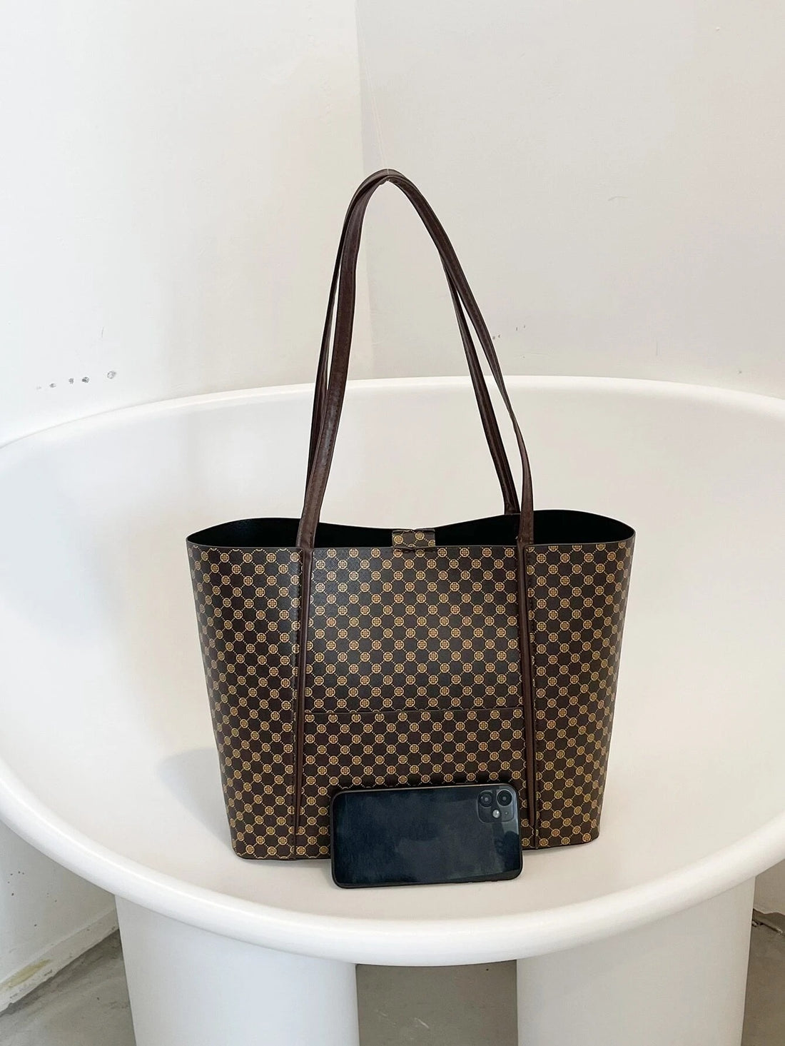 حقيبة كبيره بنية بحزام للجامعه شنط وحقائب شنط