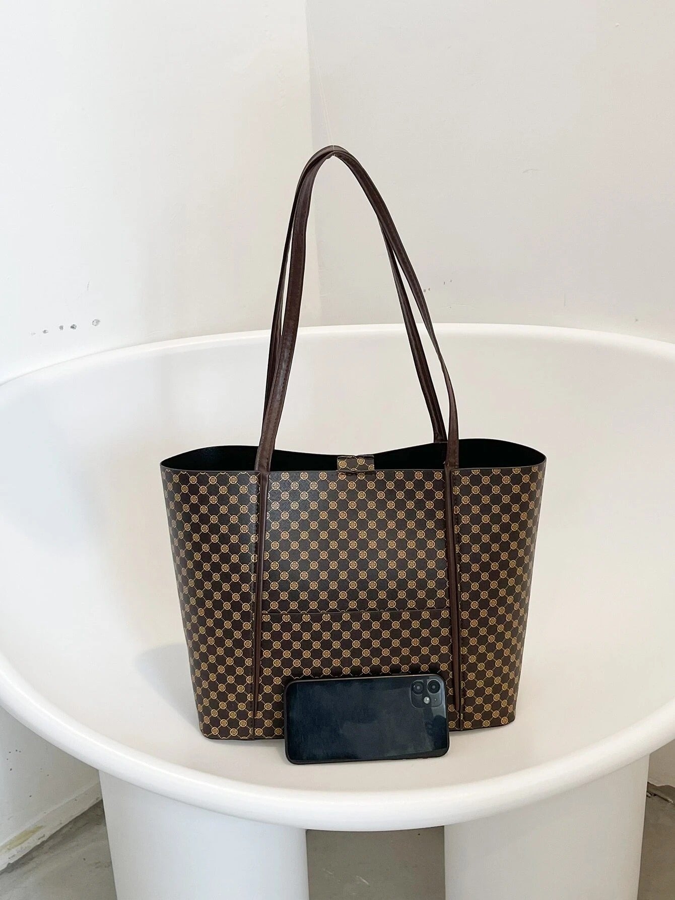 حقيبة كبيره بنية بحزام للجامعه شنط وحقائب شنط