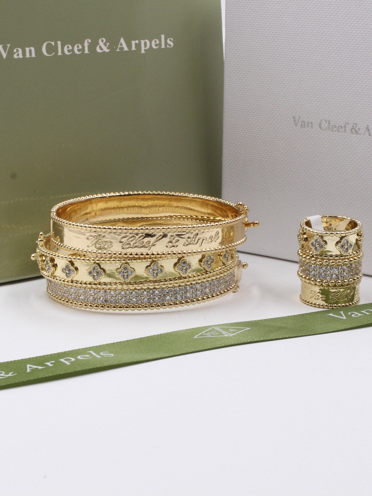 مجموعه اساور وخواتم فان كليف مرصعة زركون اسواره van cleef