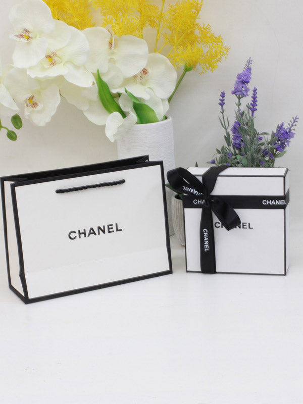ملحقات شانيل الاصلية هدايا chanel