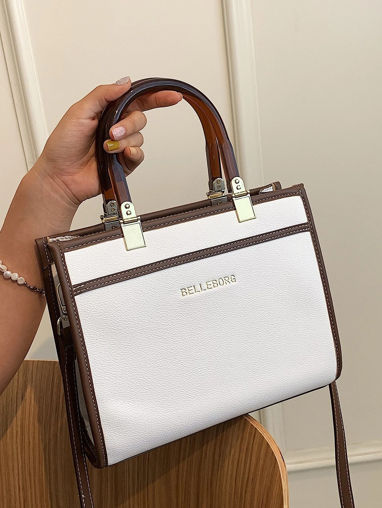 شنطه ابيض نسائية شنط وحقائب شنط