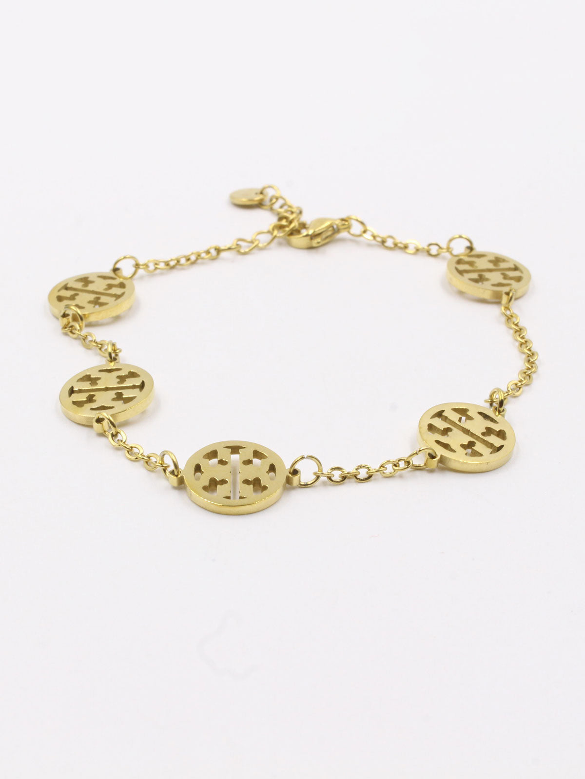 اسواره توري بورش وسط اسواره tory burch