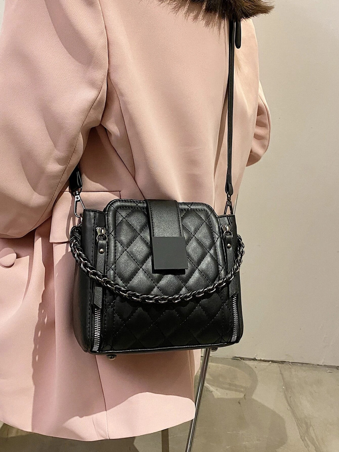 شنطة ساتشل نقشة مربعات صغيرة شنط وحقائب شنط