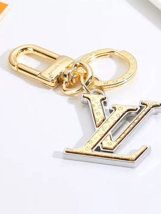ميدالية ال في ذهبي وفضي ميدالية louis vuitton