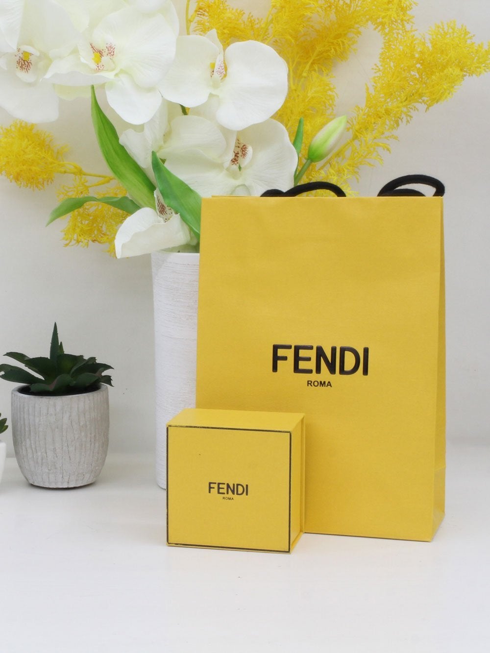 ملحقات فندي الاصلية هدايا fendi