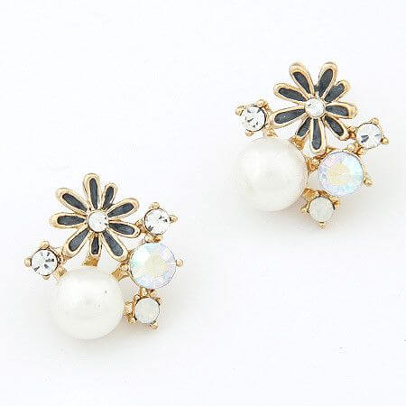 حلق من الورود واللولو حلق متوفر 2 لون اسود ذهبي