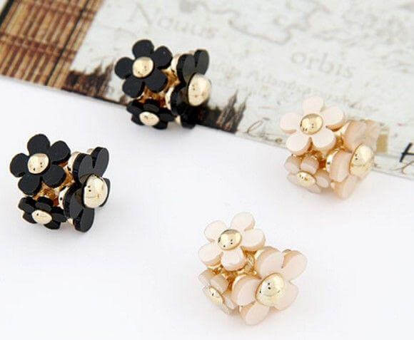 حلق من الورود الكريستاله حلق متوفر 1 لون