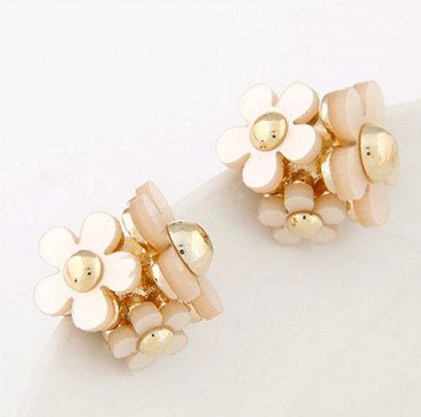 حلق من الورود الكريستاله حلق متوفر 1 لون