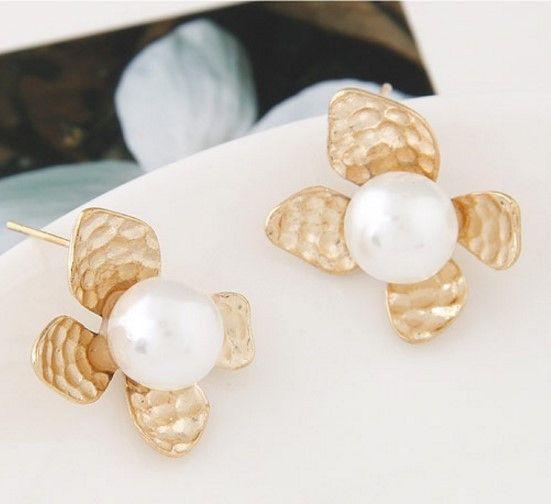 حلق من اوراق الشجر حلق متوفر 1 لون