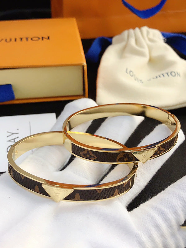 اسوارة لويس فيتون لاكشيري لوقو اسواره louis vuitton