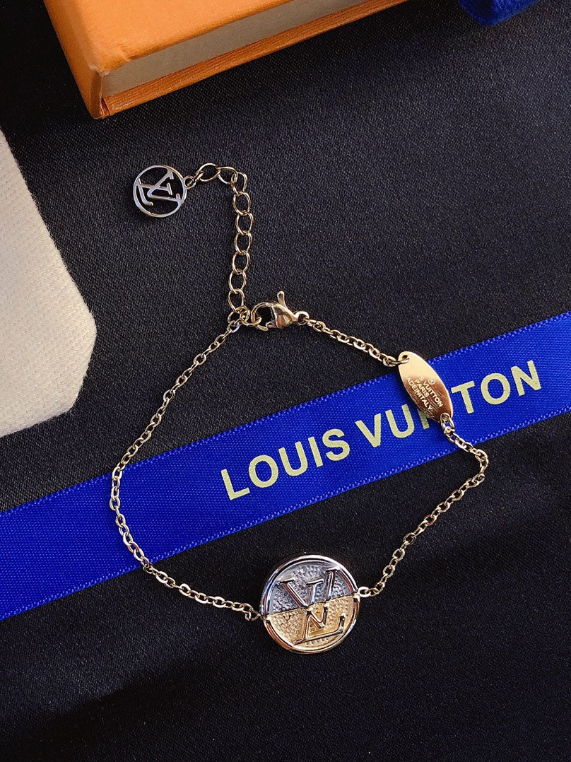 سلسال لويس فيتون هاف سيركل سلسال louis vuitton