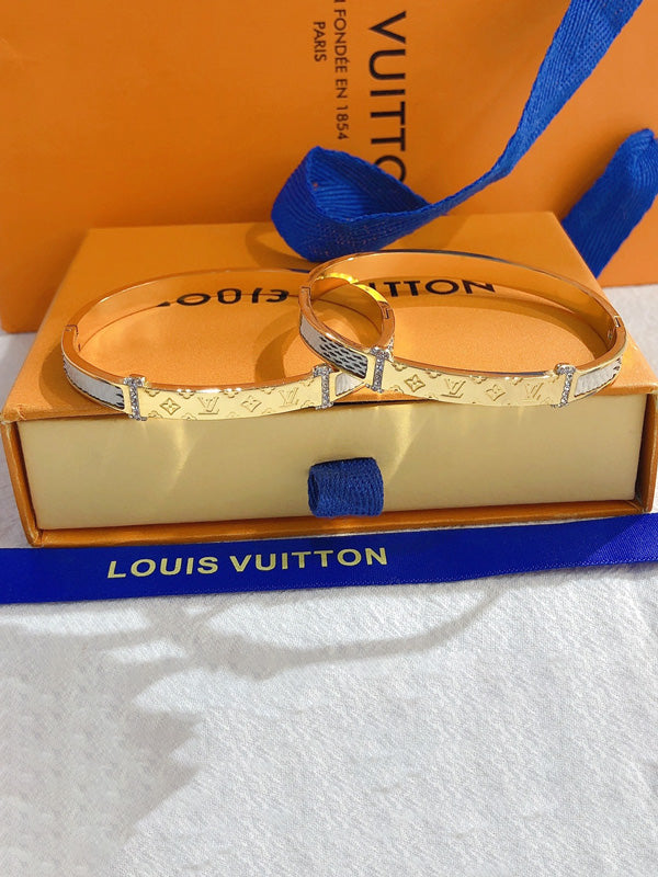 اسوارة لويس فيتون وايت لذر لوقو اسواره louis vuitton ابيض ذهبي