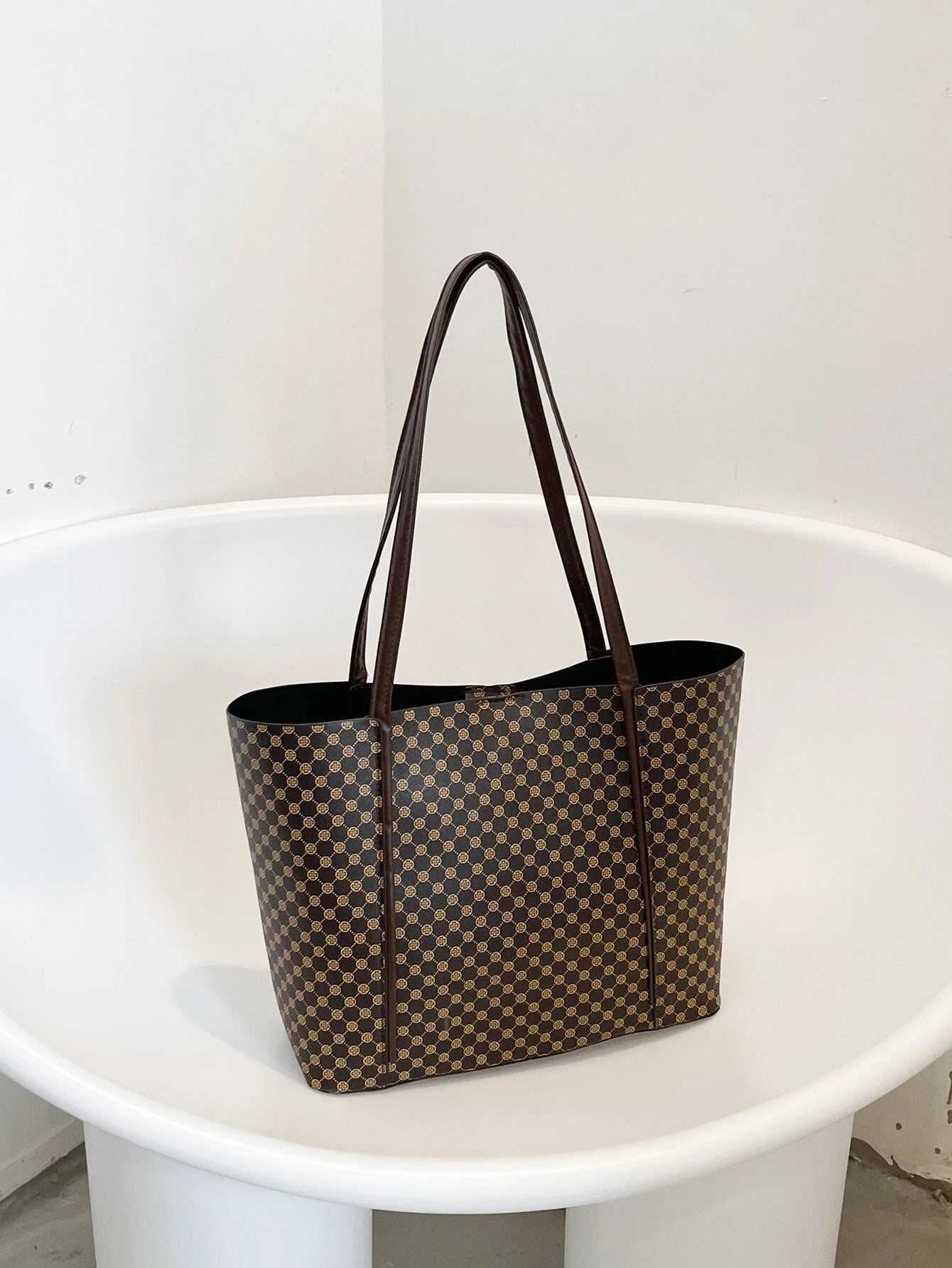 حقيبة كبيره بنية بحزام للجامعه شنط وحقائب شنط بني