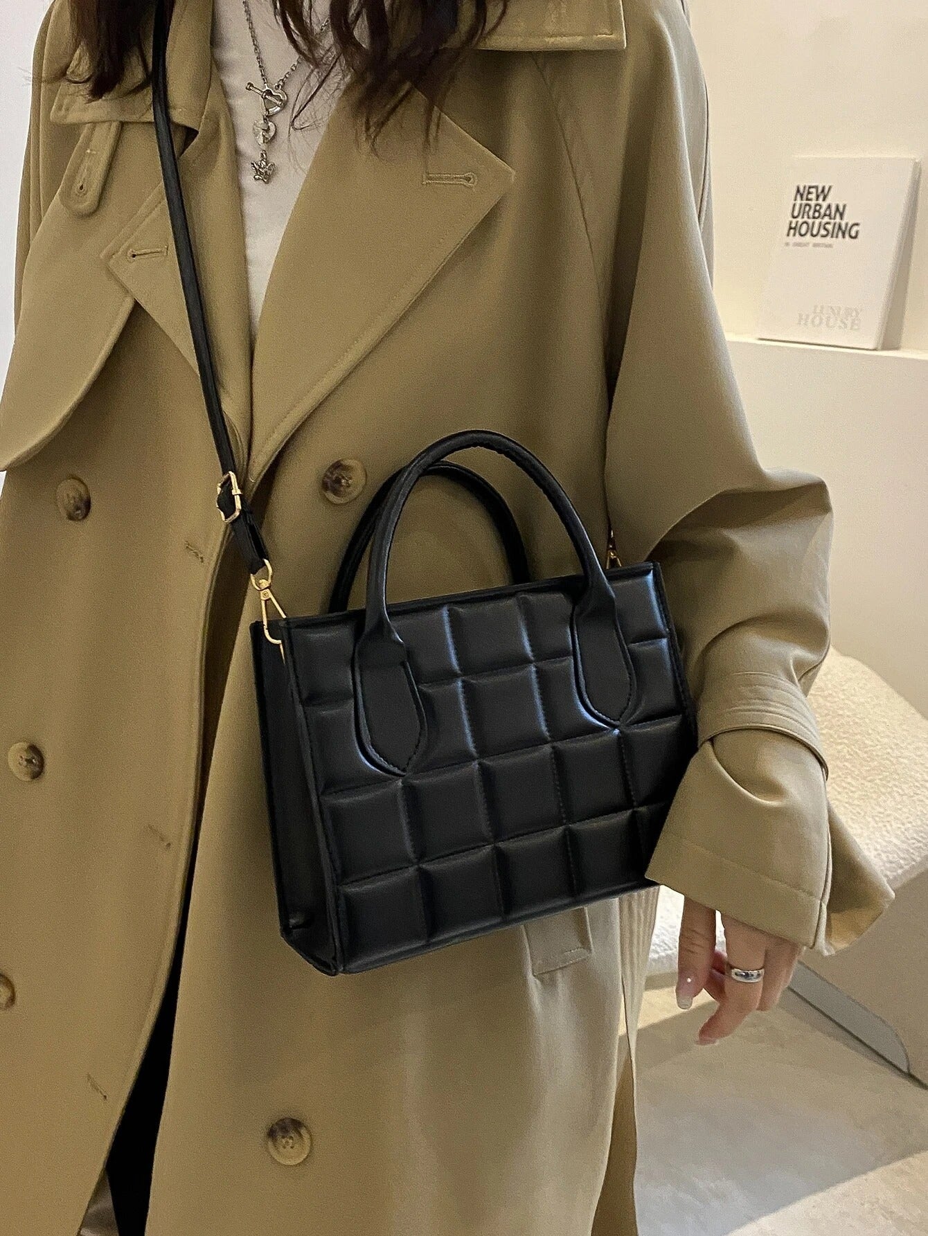 حقيبة مربعة اسود شنط وحقائب شنط