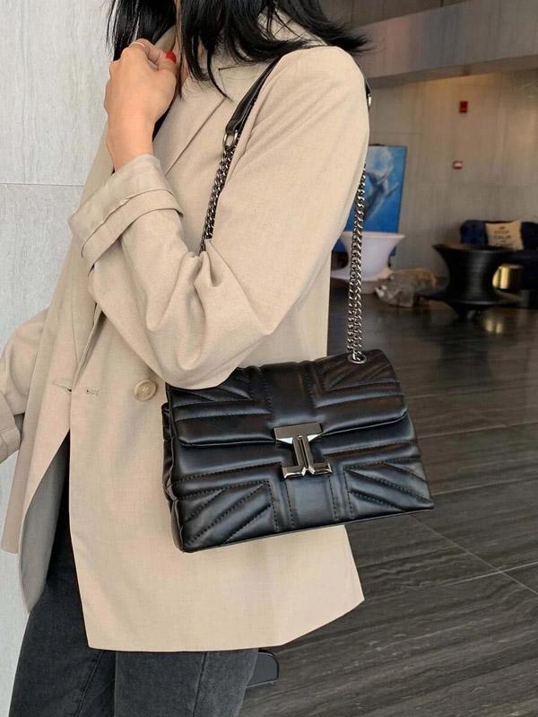 شنطة كتف بتفاصيل شنط وحقائب شنط