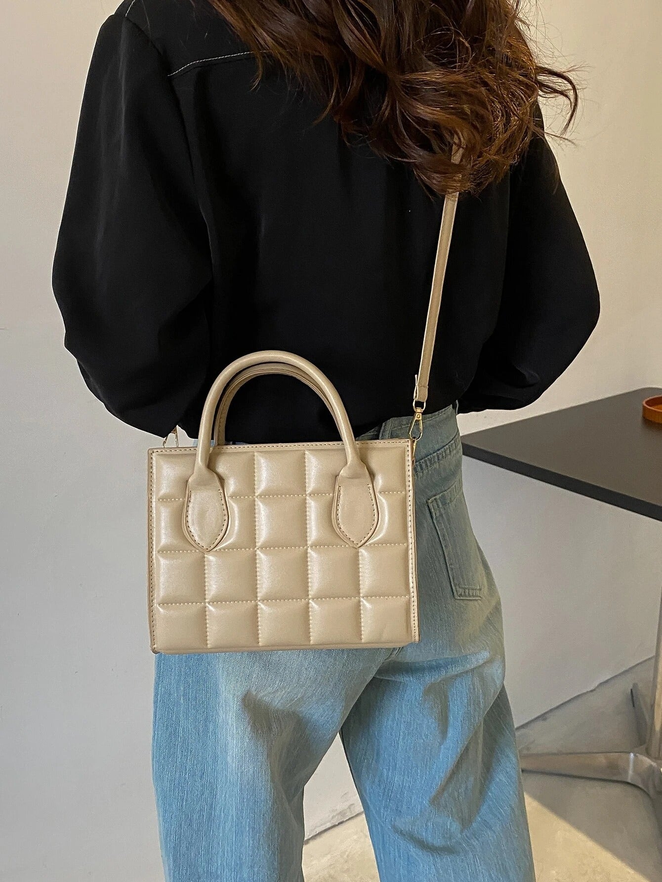 حقيبة مربعة بيج شنط وحقائب شنط