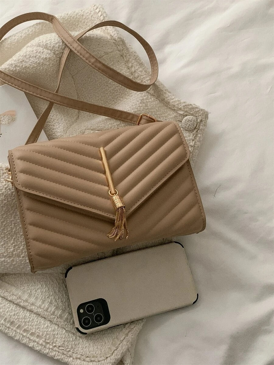 حقيبة مربع بسلساله ذهبية شنط وحقائب شنط