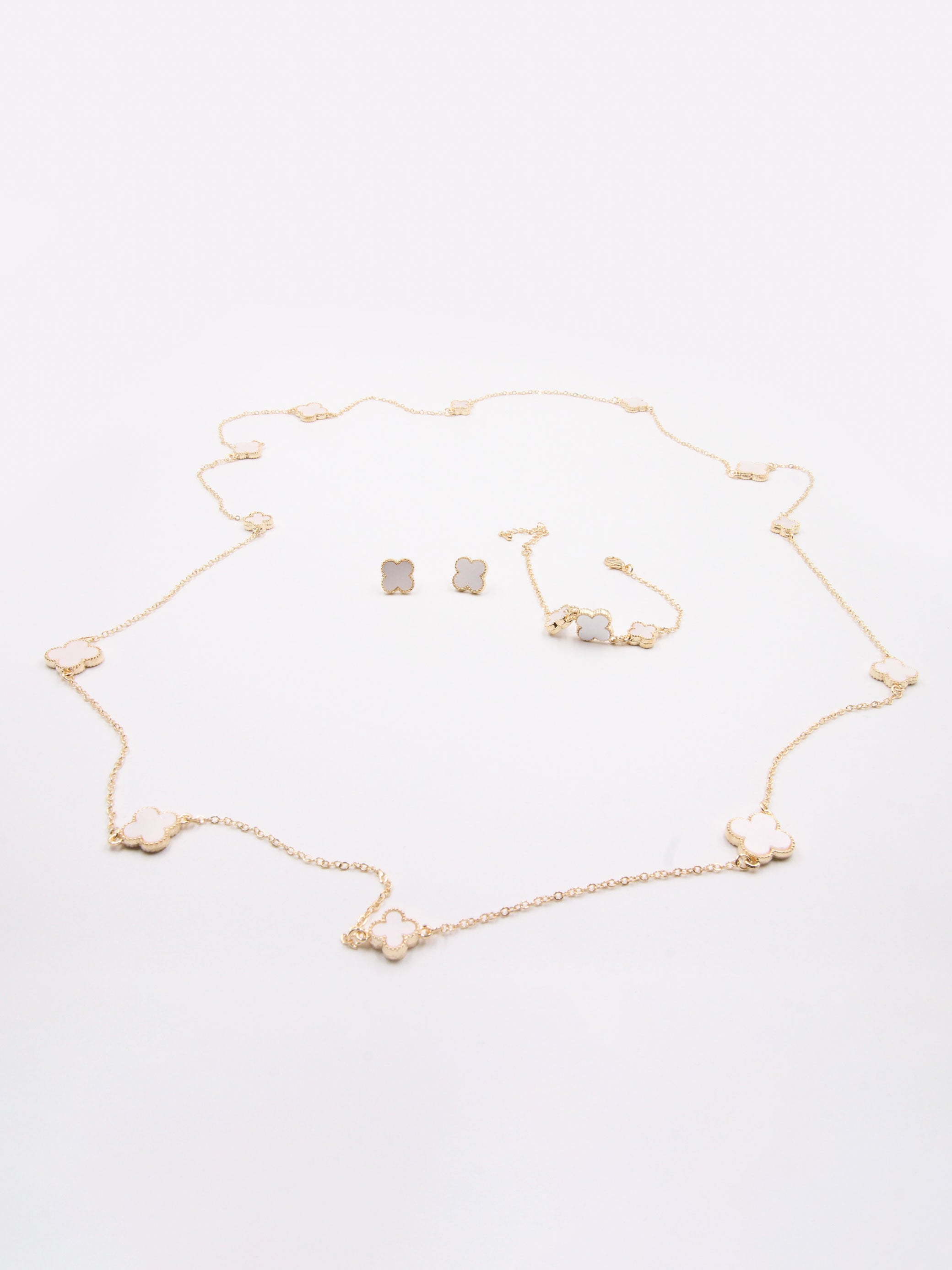 طقم فان كليف طويل 3 قطع اطقم van cleef ابيض