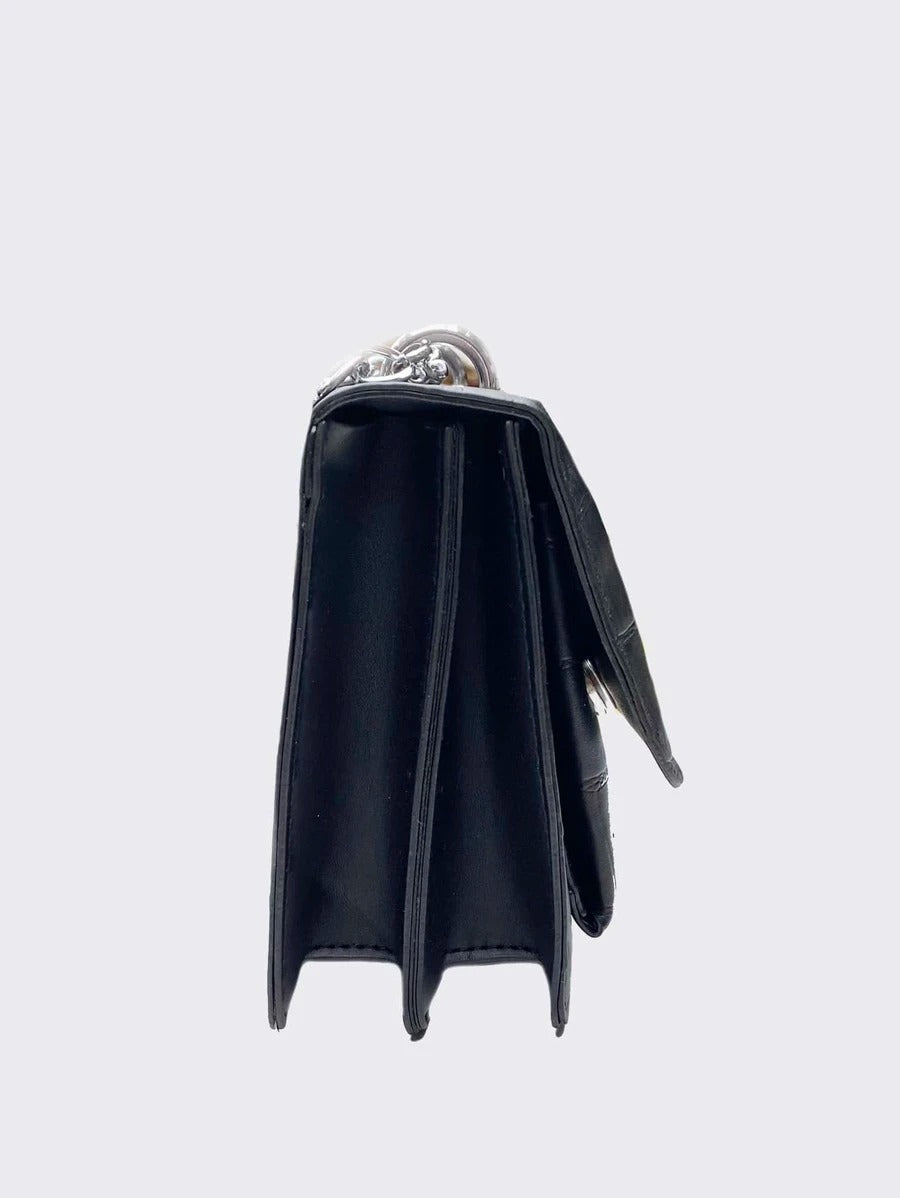 حقيبة مربعة جلد بسلسال فضي شنط وحقائب شنط