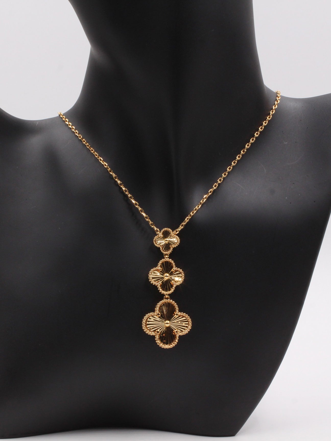 طقم فان كليف ذهبي اطقم van cleef