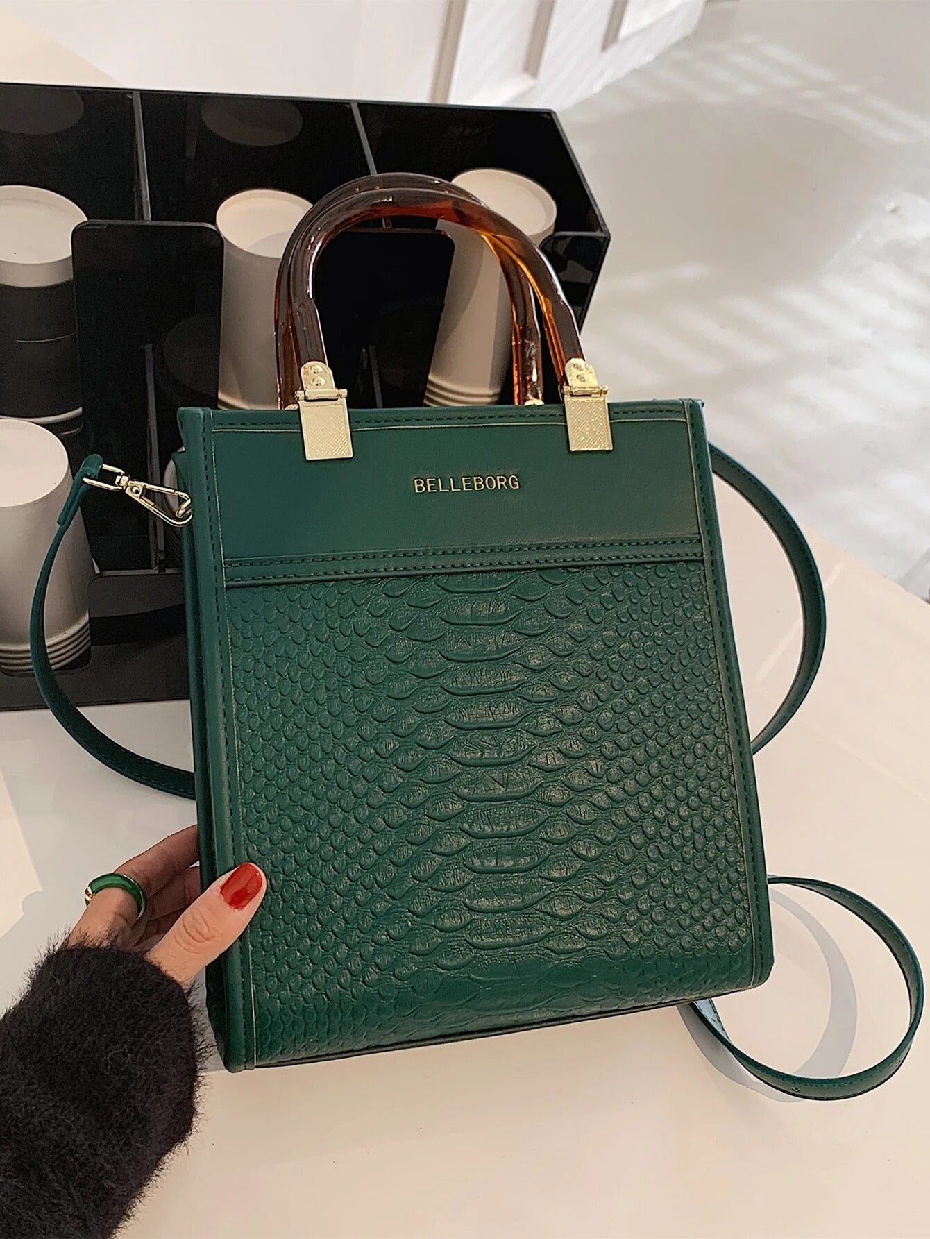 حقيبة مربعة كبيرة اخضر شنط وحقائب شنط