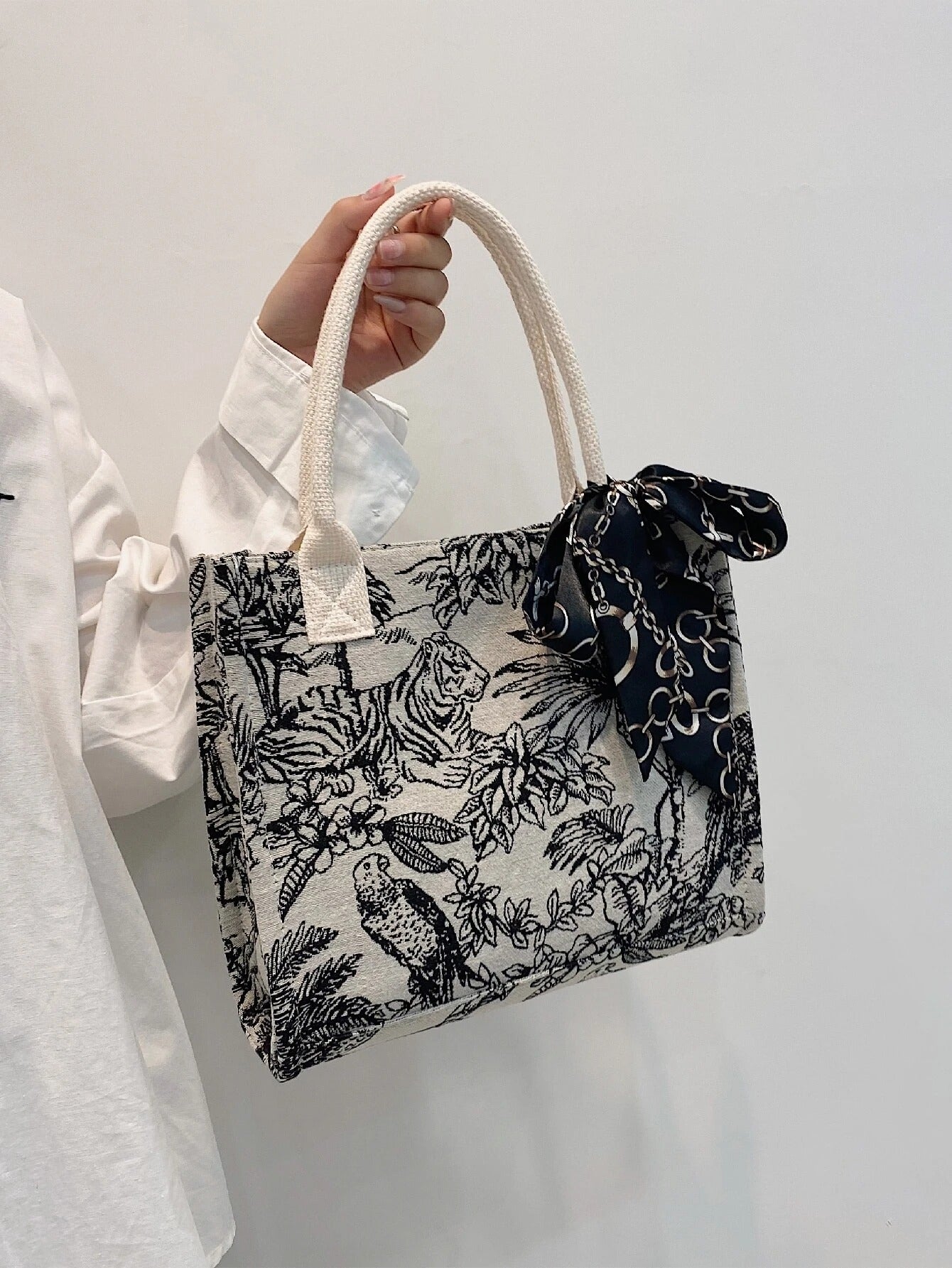 حقيبة يد بجرافيك قماش مع وشاح شنط وحقائب شنط