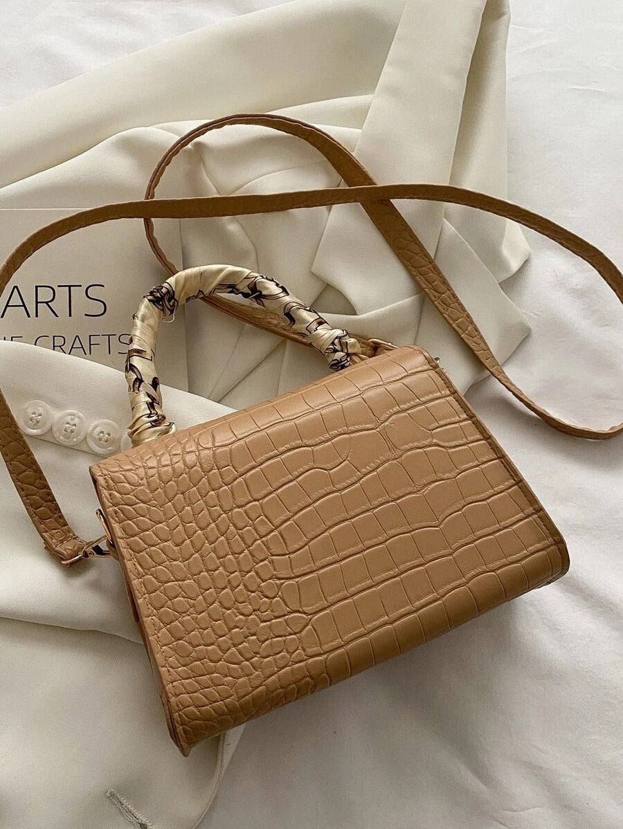 حقيبة جلد منقوشه شنط وحقائب شنط