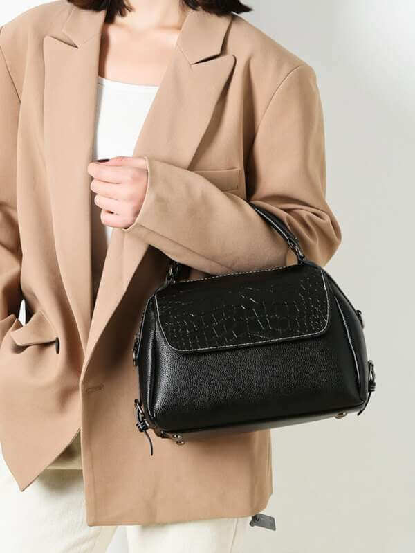 حقيبة جلد منقوشه شنط وحقائب شنط