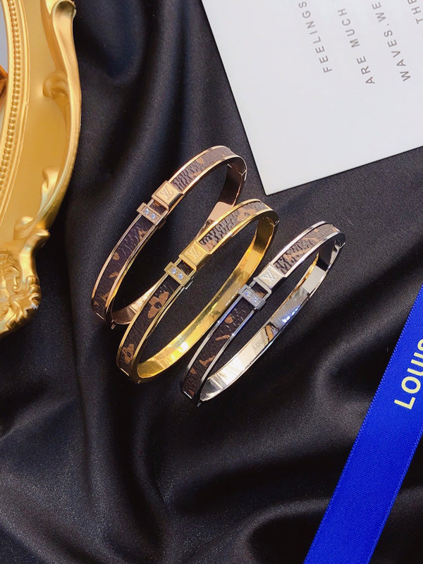 اسوارة لويس فيتون براون لوقو اسواره louis vuitton