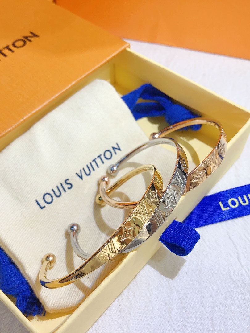 اساور لويس فيتون بانقل اوبن سايز اسواره louis vuitton