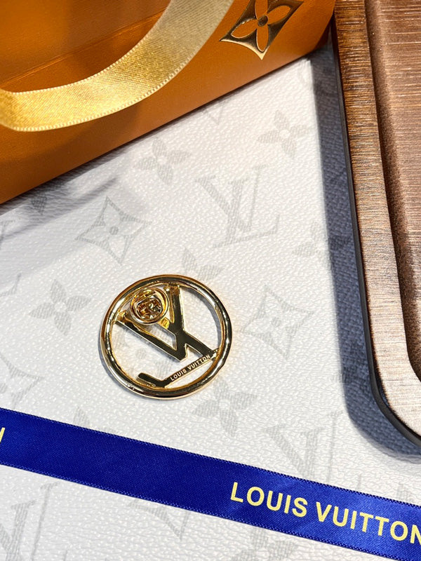 بروش ماركة لويس فيتون قولد ميتال بروش louis vuitton