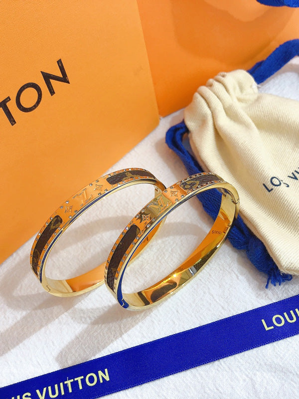 اسوارة لويس فيتون قولد لوقو اسواره louis vuitton