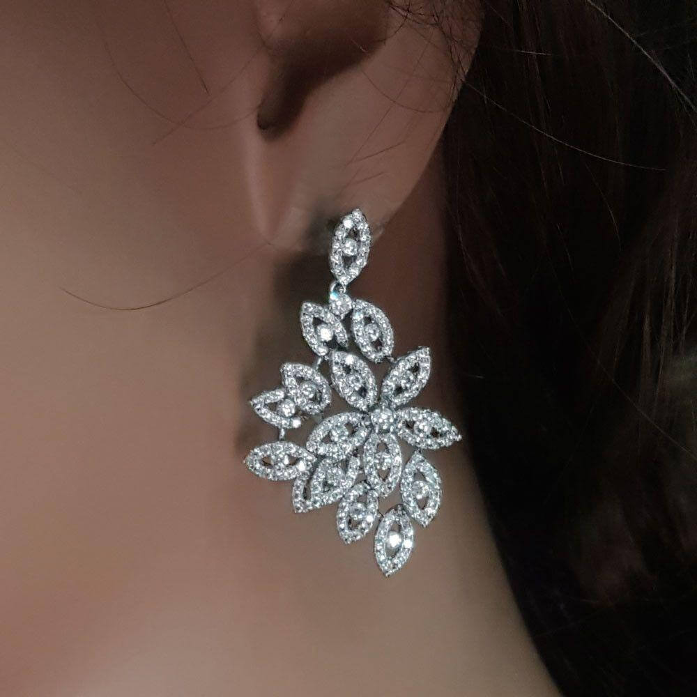 حلق زركون ميد سكوير حلق متوفر 1 لون