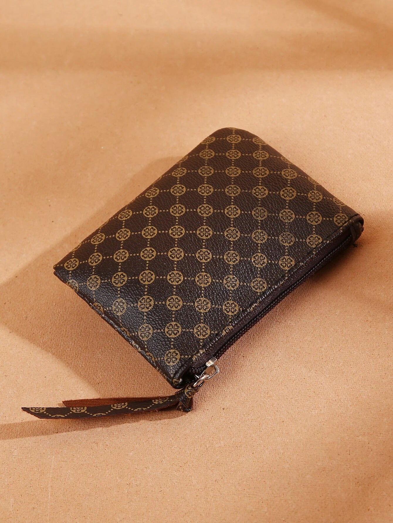 محفظة عملات معدنية بني محافظ بوك