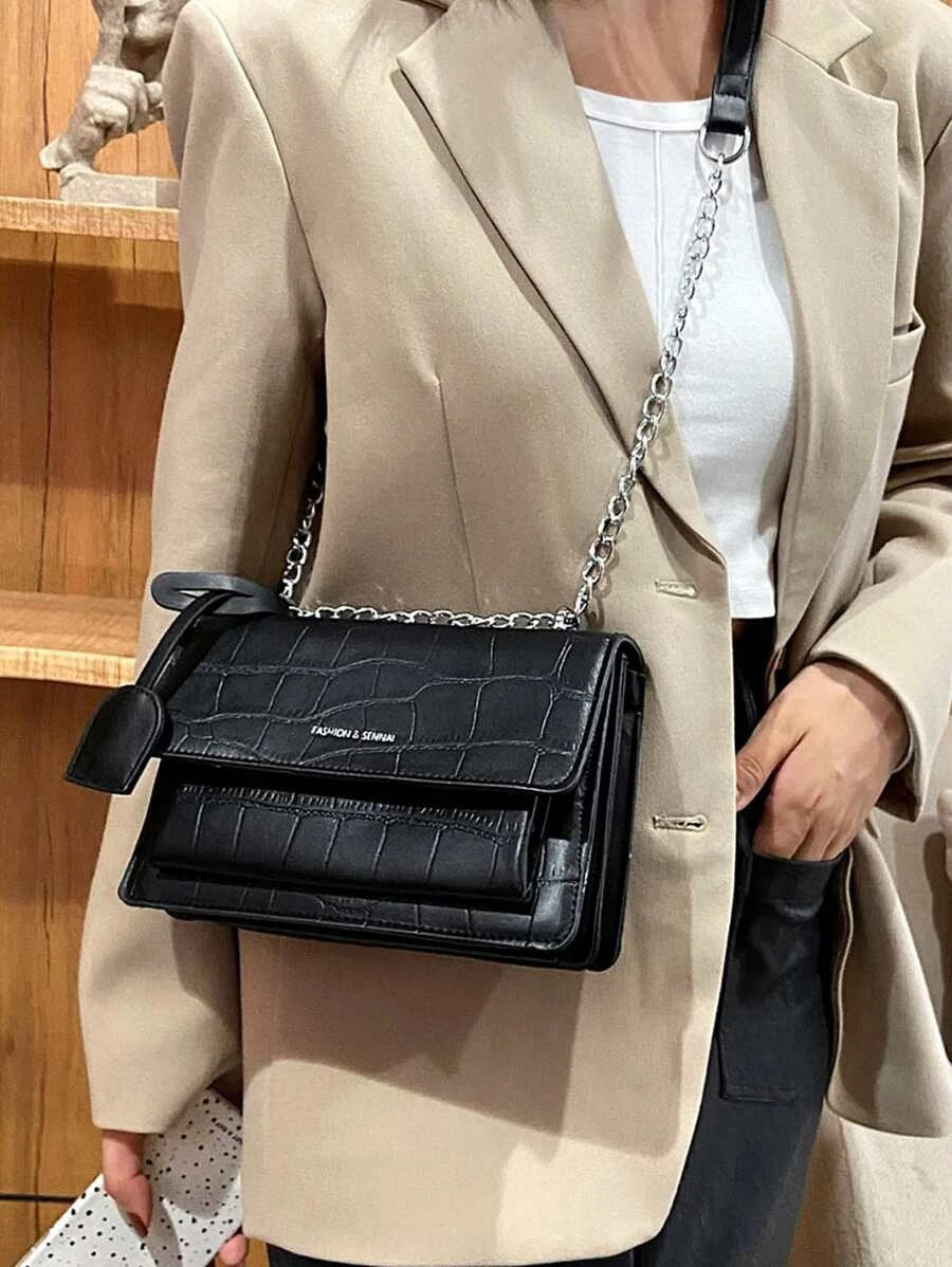 حقيبة مربعة جلد بسلسال فضي شنط وحقائب شنط