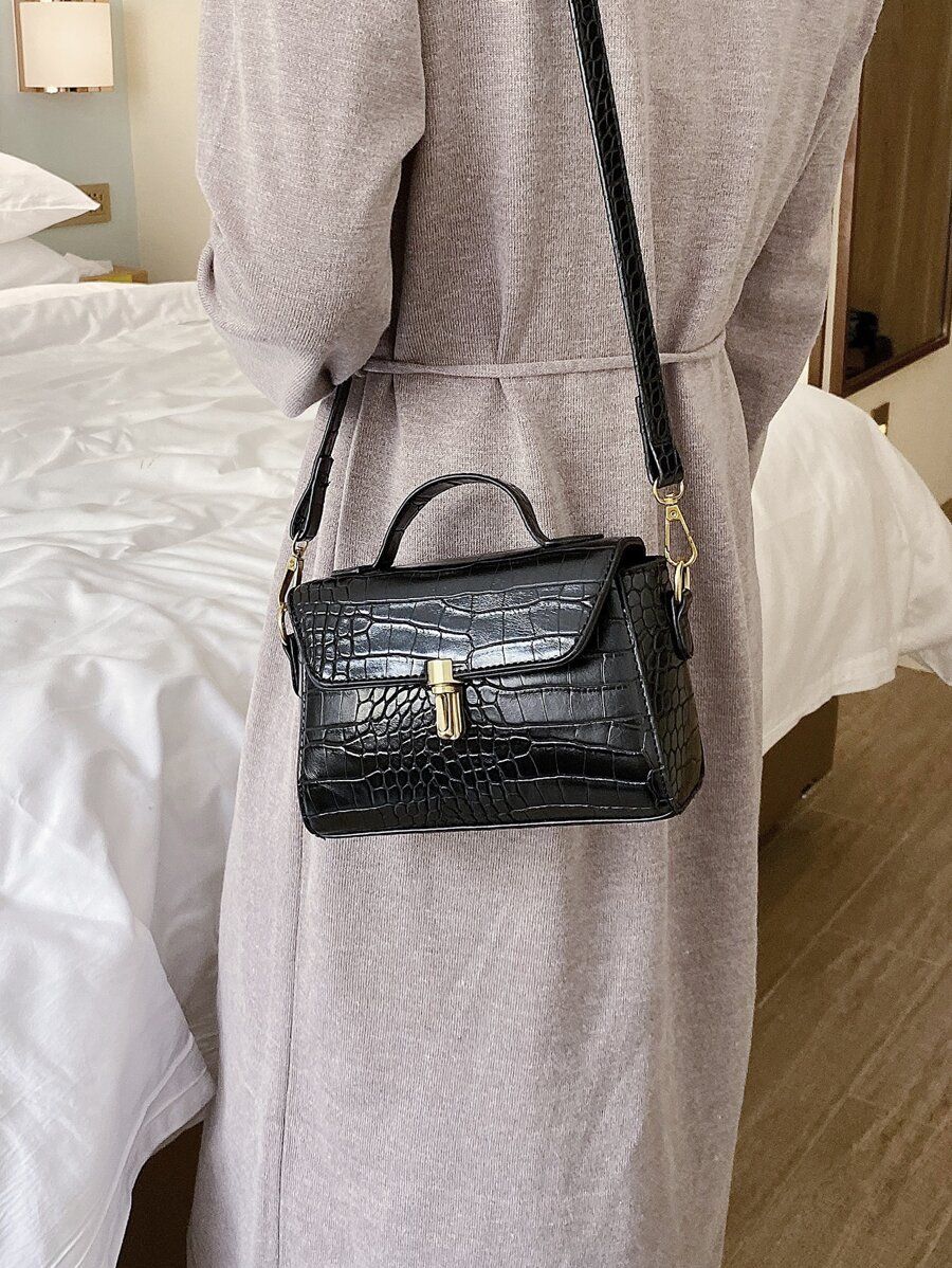 شنطة كتف بقفل مشبك ذهبي شنط وحقائب شنط