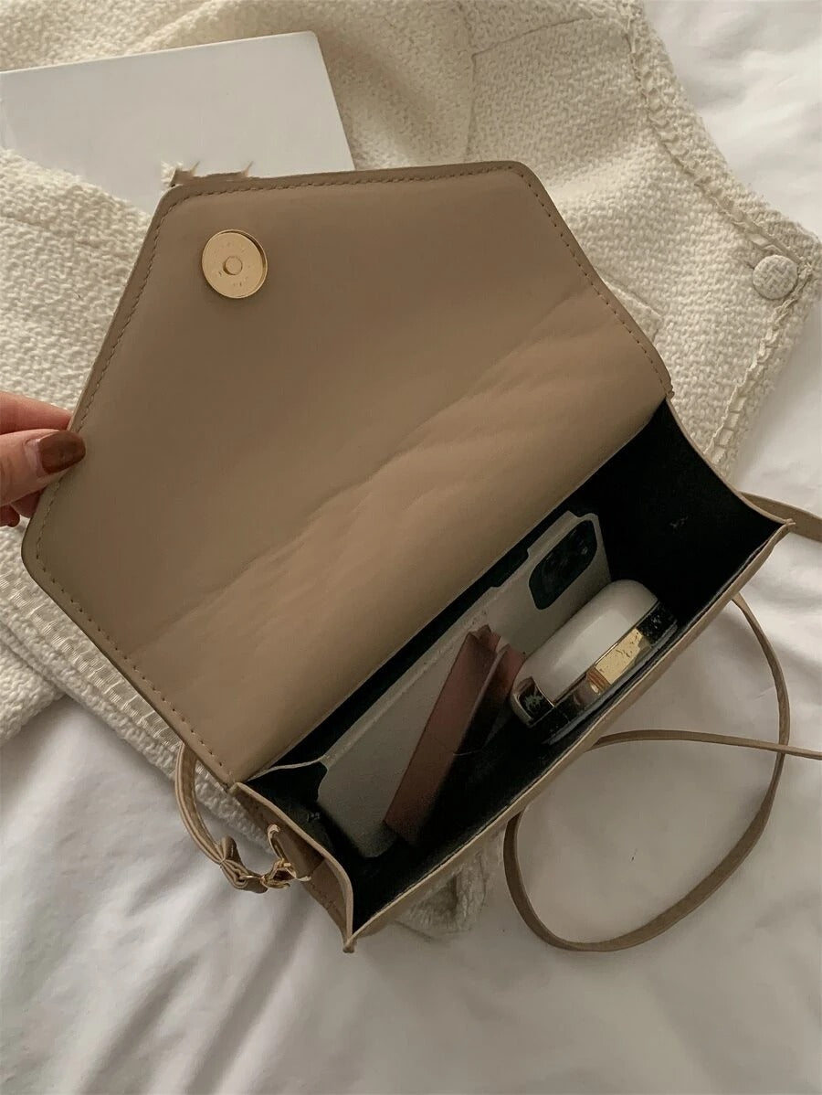 حقيبة مربع بسلساله ذهبية شنط وحقائب شنط