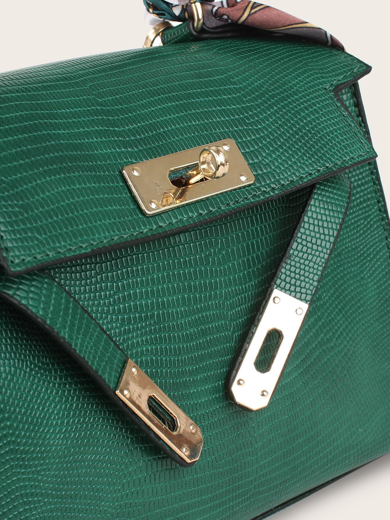 شنطة جلدية بقفل معدن ذهبي متوسطة الحجم شنط وحقائب شنط