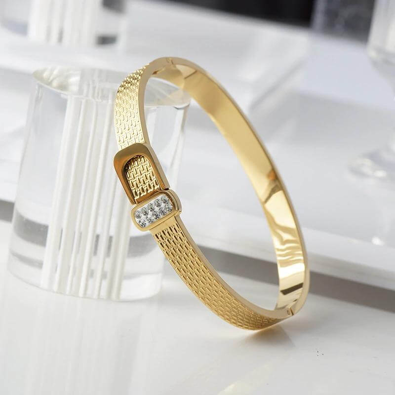 اسواره اقنر بانقل كرستال اسواره aigner