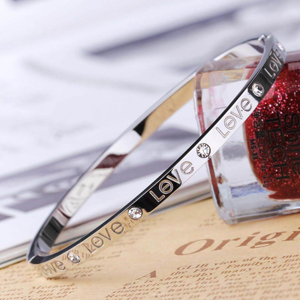 اسواره كارتير بانقل love اسواره متوفر 3 لون