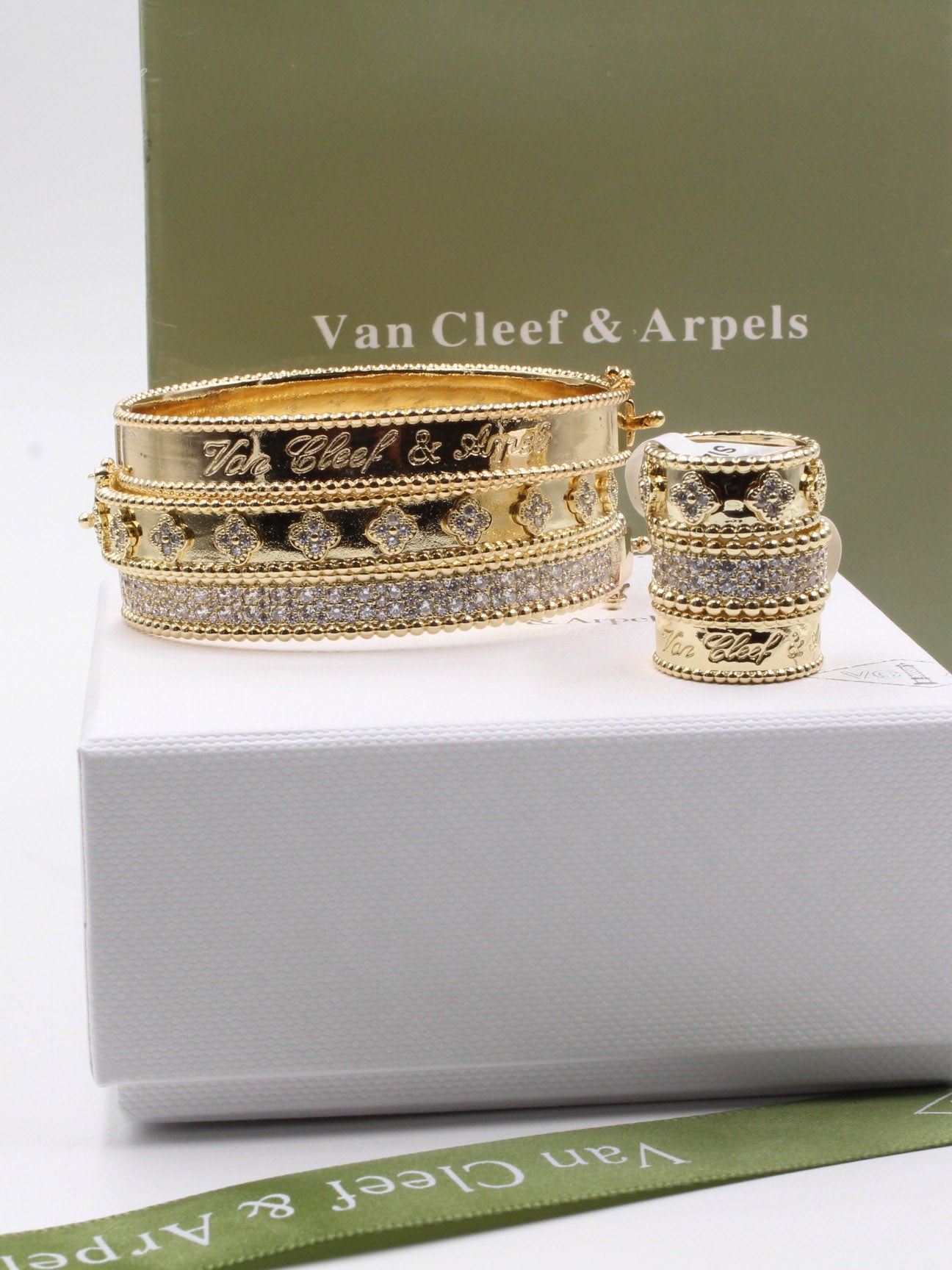 مجموعه اساور وخواتم فان كليف مرصعة زركون اسواره van cleef