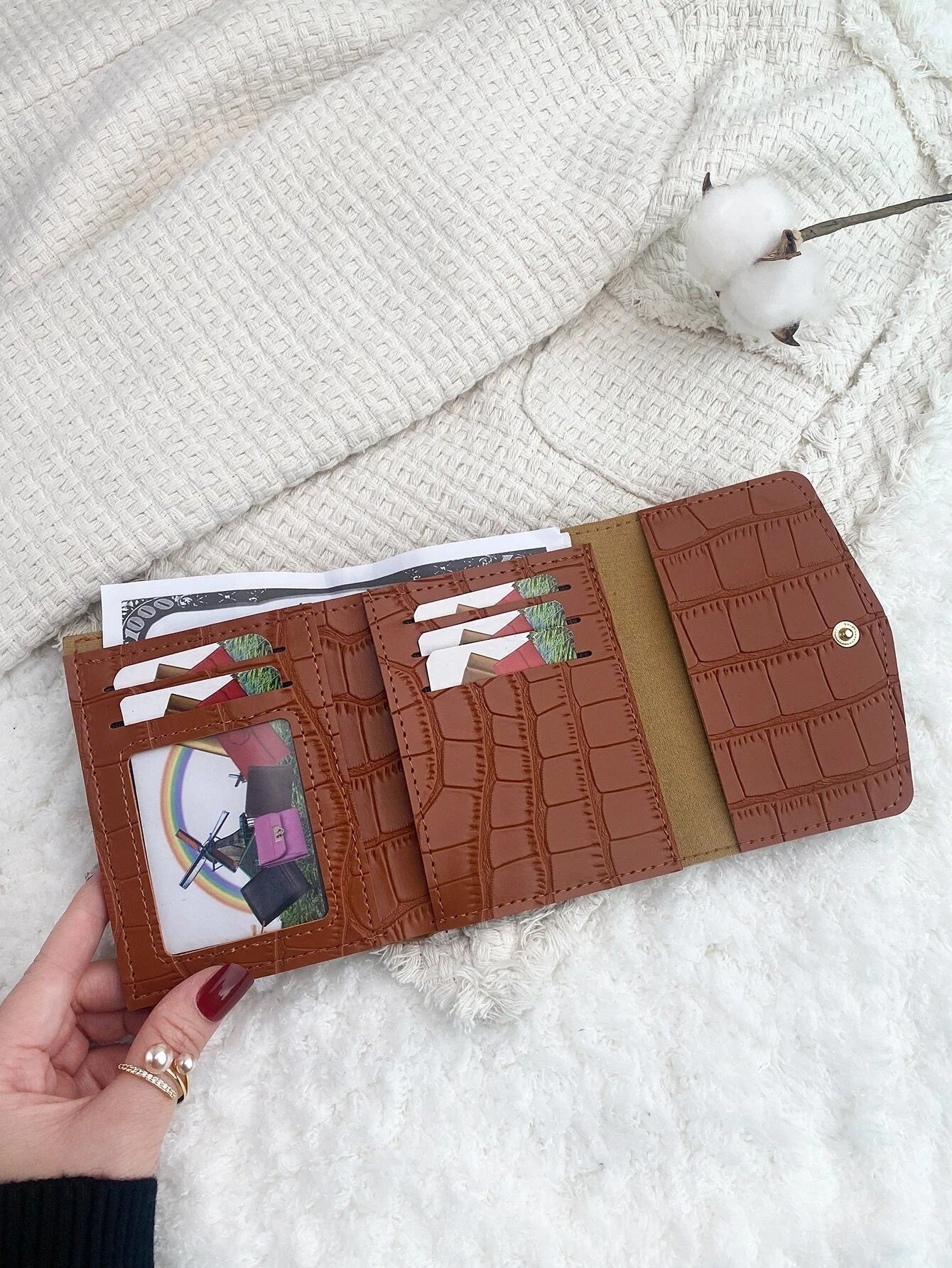 محفظة صغيرة بنية محافظ بوك