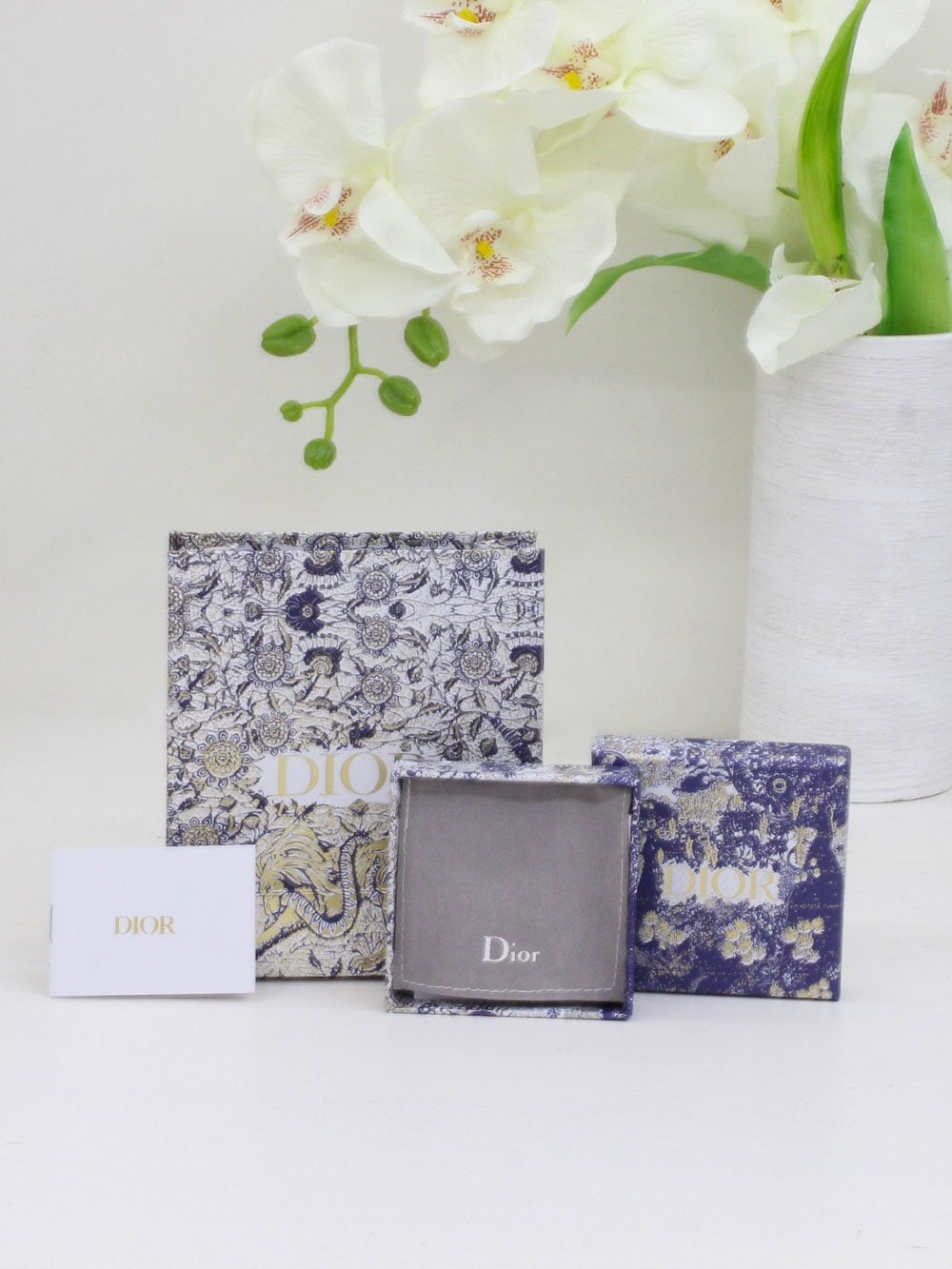 ملحقات ديور الاصلية هدايا dior