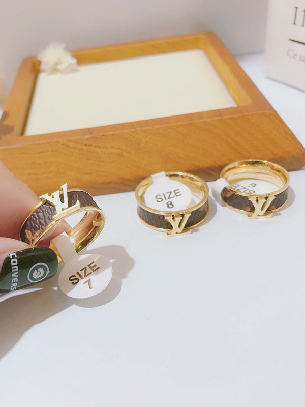 خاتم لويس فيتون براون لوقو خواتم louis vuitton ذهبي 7