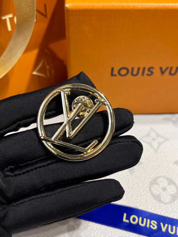 بروش ماركة لويس فيتون قولد ميتال بروش louis vuitton