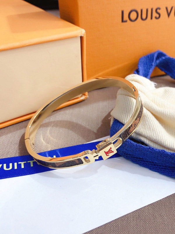 اسوارة لويس فيتون بشعار احمر اسواره louis vuitton
