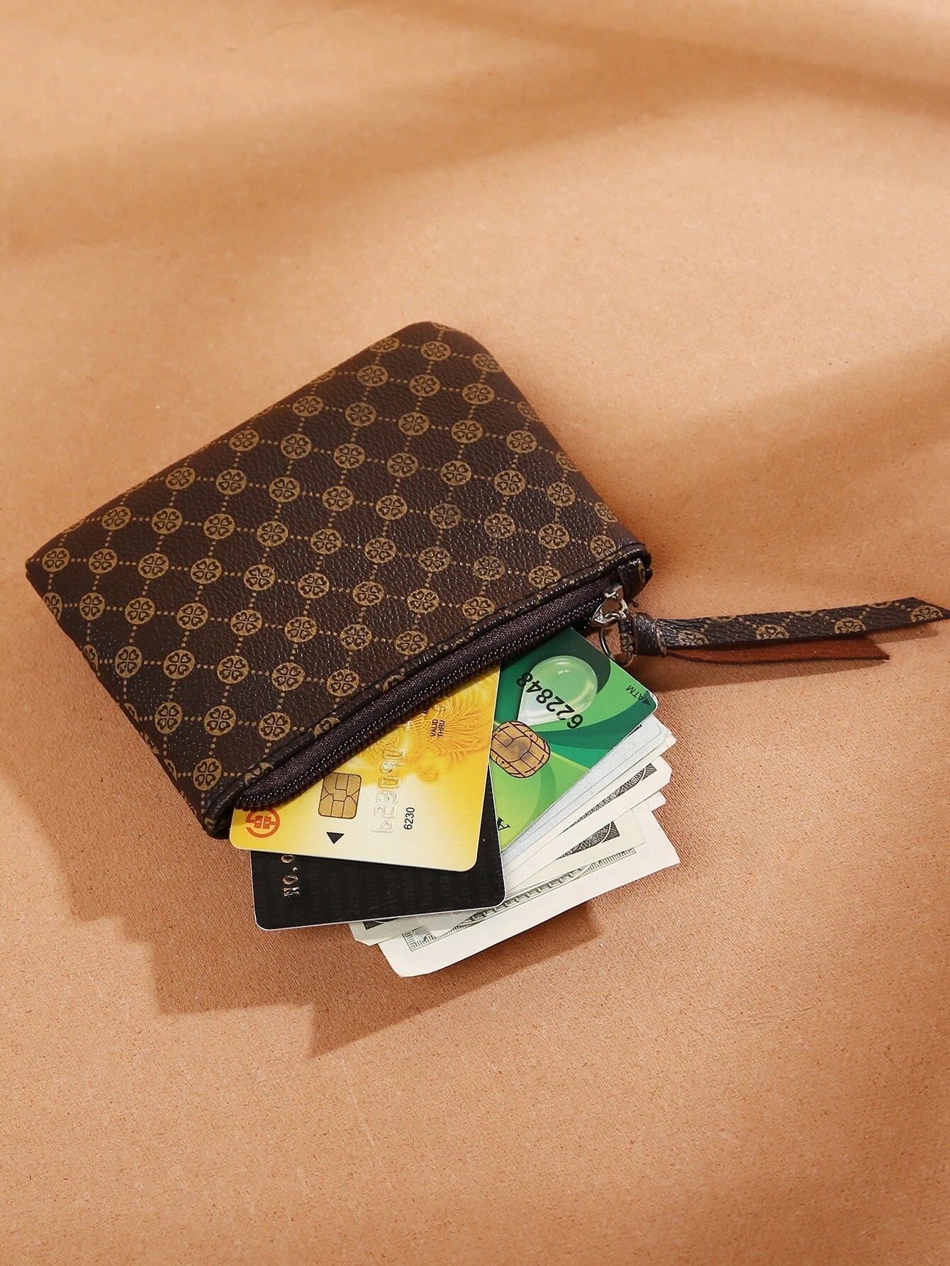 محفظة عملات معدنية بني محافظ بوك